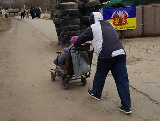 Пасечник отказался открывать КПВВ "Золотое" для проезда граждан