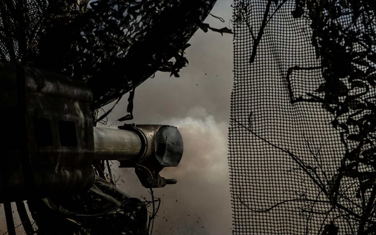 <em>Фото: Роман Чоп, 45 окрема артилерійська бригада імені генерала Мирона Тарнавського. Постріл зі зброї ЗСУ.</em>
