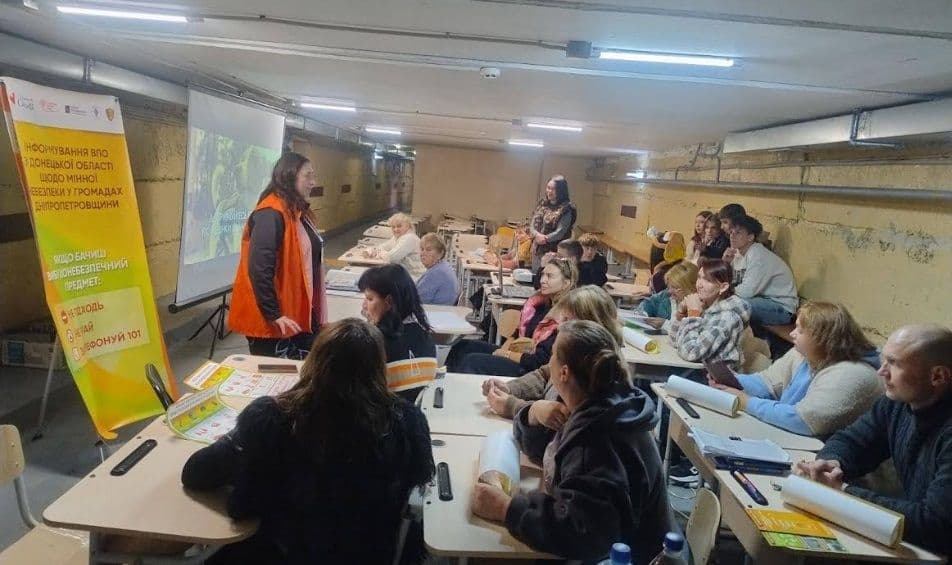 Обізнаність, що рятує життя: громадська організація з Донеччини провела 30 інформаційних заходів щодо мінної небезпеки