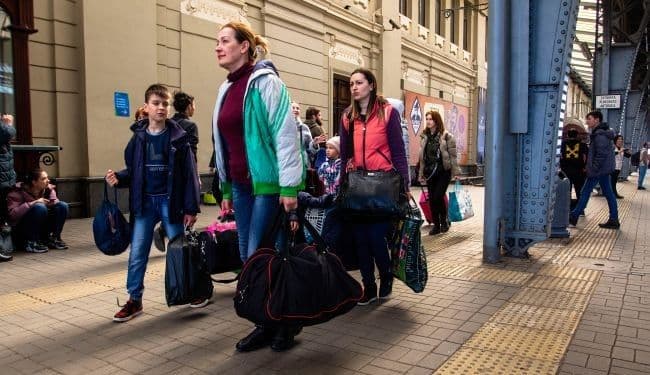 <em>Як Хмельниччина взаємодіє з Донеччиною щодо підтримки ВПО з Черкаської громади. Ілюстративне фото: Getty Images</em>