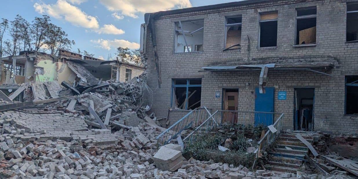 <em>Наслідки російських обстрілів Донеччини 27 серпня. Фото: Facebook/Вадим Філашкін</em>