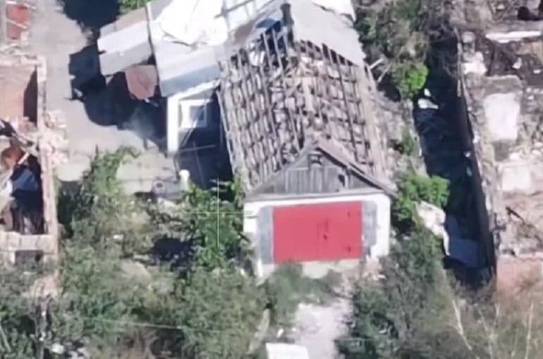 <em>У Покровському районі військовий рф з автоматичної зброї вбив цивільного. Фото: прокуратура</em>