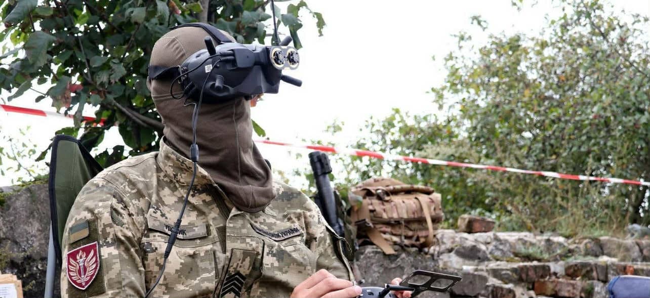 <em>Український дронар. У 11-му армійському корпусі розповіли про плани ворога на великі агломерації на Донеччині. Фото зі сторінки Генштабу ЗСУ. </em>