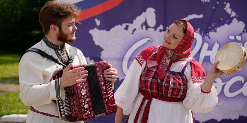 <em>Представники російської окупаційної "культури". Фото: ЦНС</em>