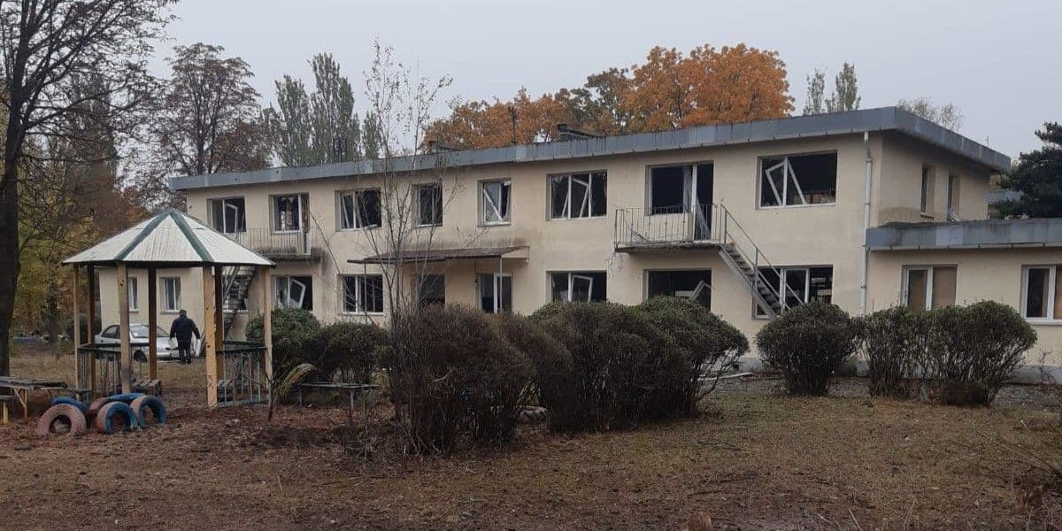 <em>Наслідки російського удару по Костянтинівці 6 жовтня 2025 року. Фото: Facebook/Сергій Горбунов</em>