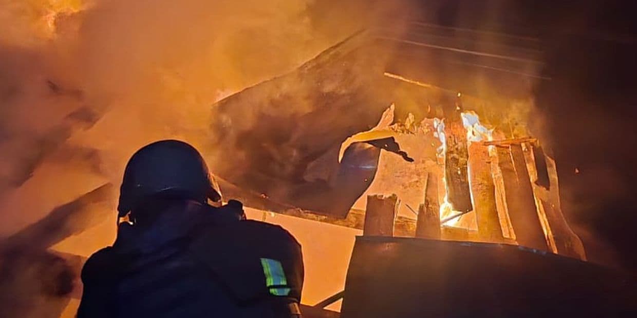 <em>Гасіння пожежі 22 жовтня 2025 року. Фото: ДСНС Донеччини</em>