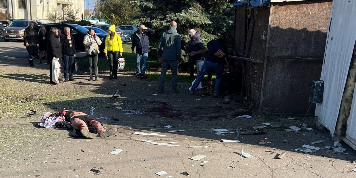 <em>Наслідки вибуху в окупованому Луганську 22 жовтня 2025 року. Фото з відкритих джерел</em>