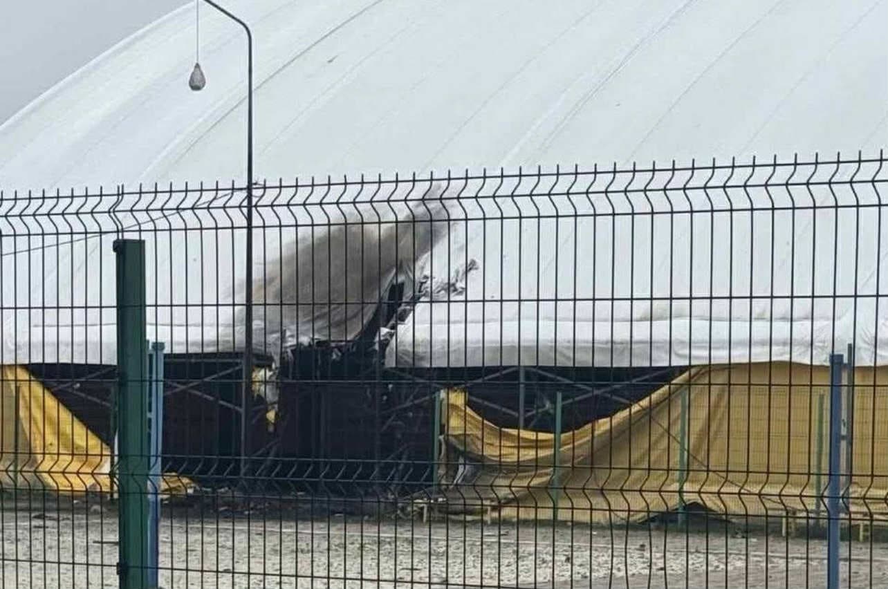 <em>Російські війська завдали удару по одному з парків відпочинку у Краматорську. Фото: МВА</em>
