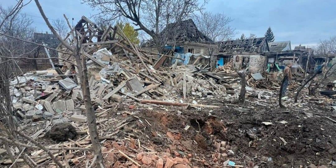 <em>Наслідки російського обстрілу Донеччини 13 листопада 2025 року. Фото: НПУ</em>