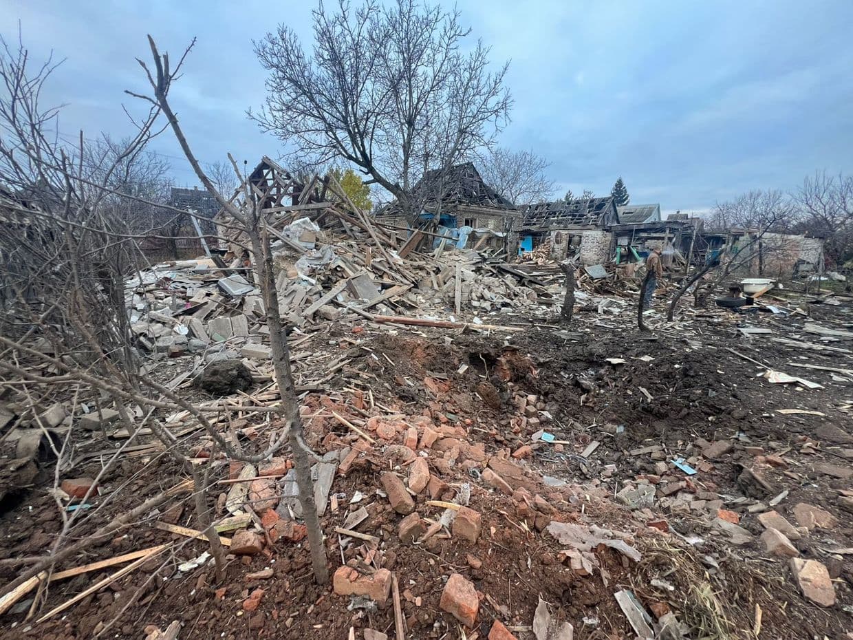 <em>Наслідки російського дронового удару по Краматорській громаді 12 листопада 2025 року. Фото: Facebook/Олександр Гончаренко</em>
