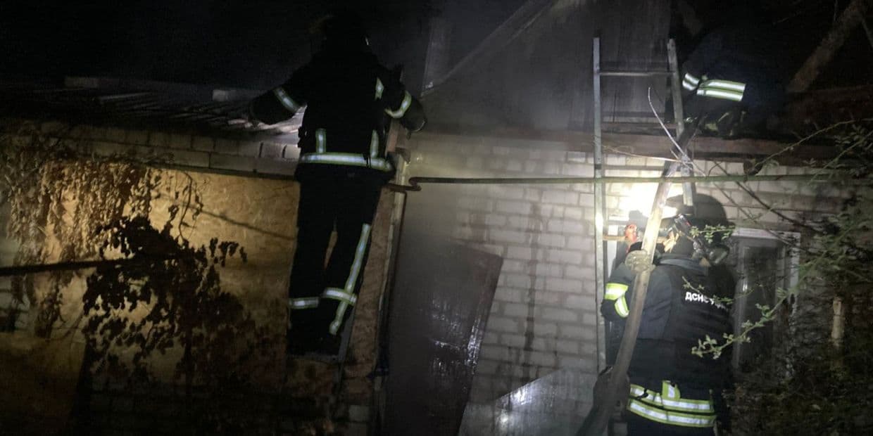 <em>Гасіння пожежі в Краматорську, 18 листопада 2025 року. Фото: ДСНС Донеччини</em>