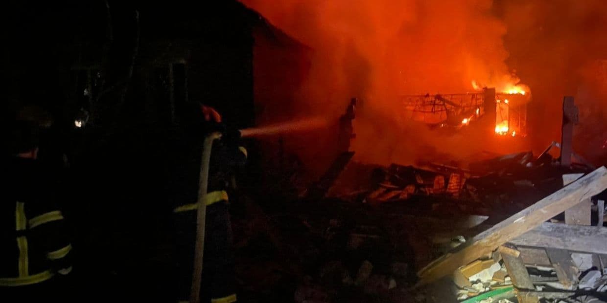 <em>Гасіння пожежі у Краматорському районі 20 листопада 2025 року. Фото: ДСНС Донеччини</em>