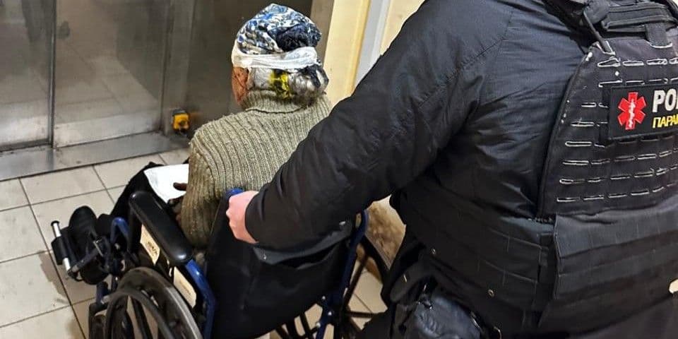 <em>Постраждала від російської дронової атаки на Костянтинівку 20 листопада 2025 року. Фото: Facebook/Сергій Горбунов</em>