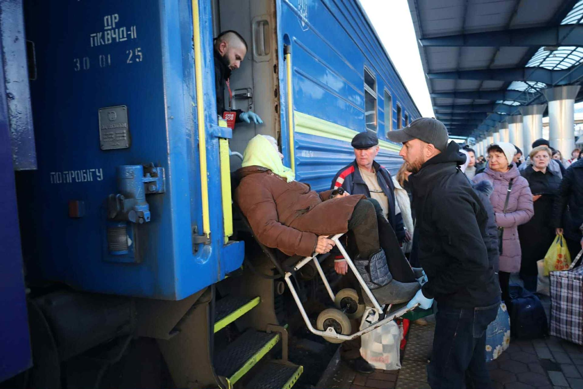 <em>Евакуація з Донеччини і Дніпропетровщини. Фото: Схід СОС</em>