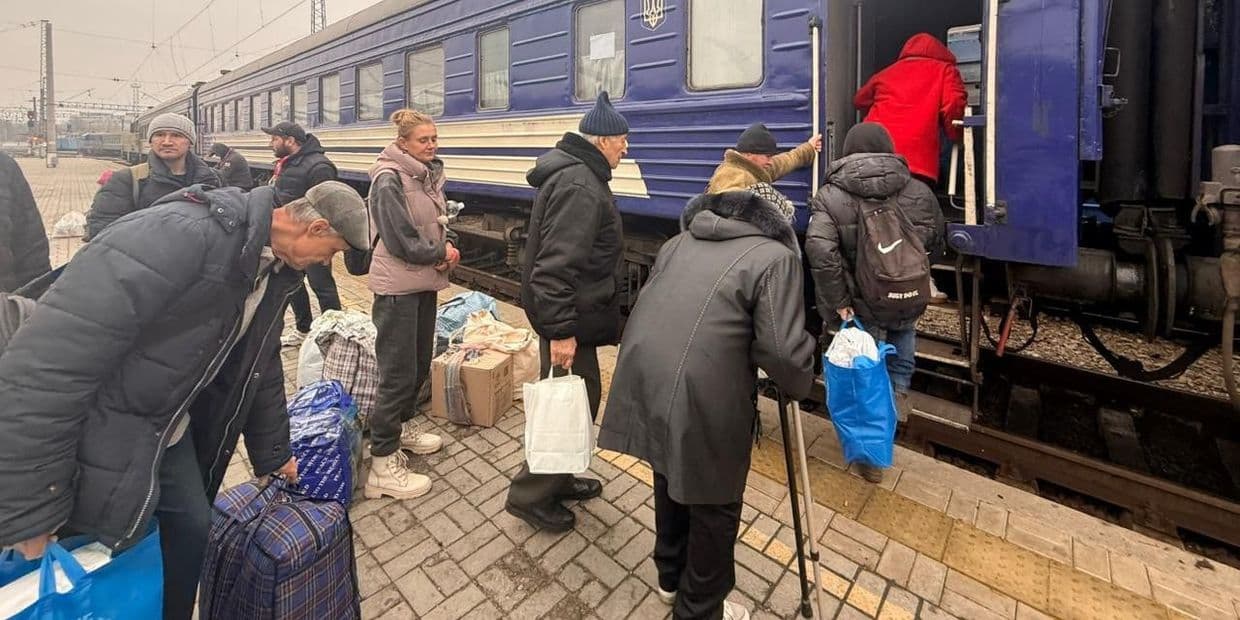 <em>Евакуація з Донеччини, листопад 2025 року. Фото: Facebook/Вадим Філашкін</em>