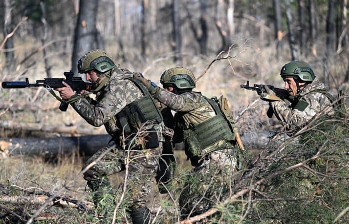 <em>Бійці російської окупаційної армії. Фото з відкритих джерел</em>