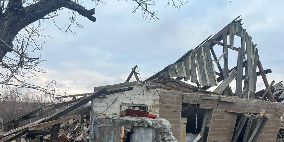 <em>Наслідки російського дронового удару по Краматорській громаді 12 листопада 2025 року. Фото: Facebook/Олександр Гончаренко</em>