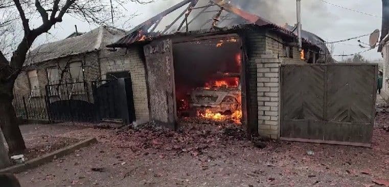 Наслідки російського обстрілу Краматорська 23 грудня 2025 року. Скриншот з відео ДСНС Донеччини.