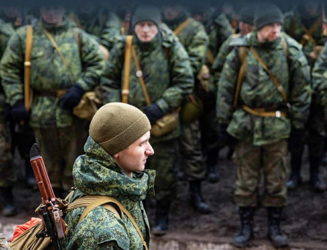 <em>Росіяни розгорнули тотальну примусову мобілізацію на ТОТ Донеччини і Луганщини: що відомо. Фото: <a href="https://cpd.gov.ua/" rel="noopener"><b>Центр протидії дезінформації</b></a></em>
