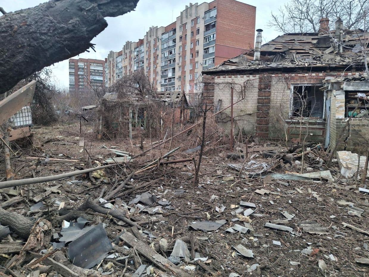 Наслідки російського обстрілу Слов'янська. Фото: Донецькоблгаз