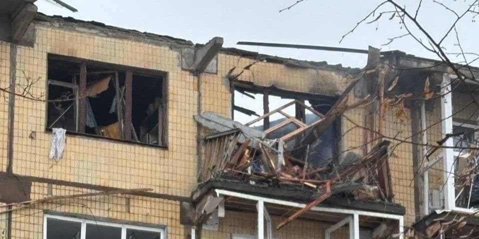 Наслідки російського дронового удару по Краматорську 24 лютого 2026 року. Фото: Facebook/Олександр Гончаренко