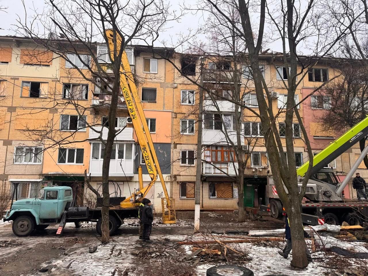 Ліквідація наслідків російського удару по Краматорську 24 лютого 2026 року. Фото: Краматорська міська рада