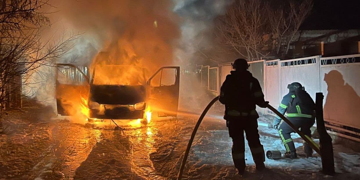 Гасіння пожежі у Слов'янську. Фото: ДСНС Донеччини