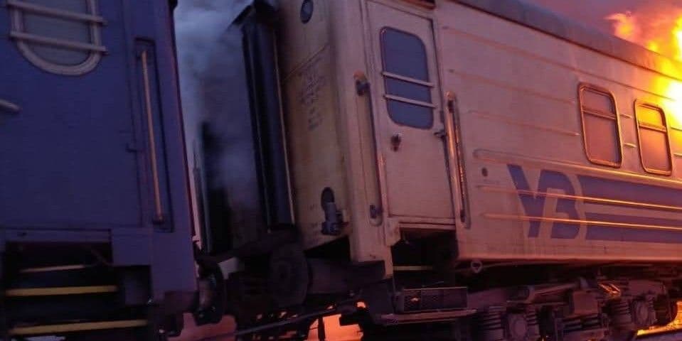 27 січня росія вдарила дронами по пасажирському потягу на Харківщині "Барвінкове — Львів — Чоп". Фото: Укрзалізниця
