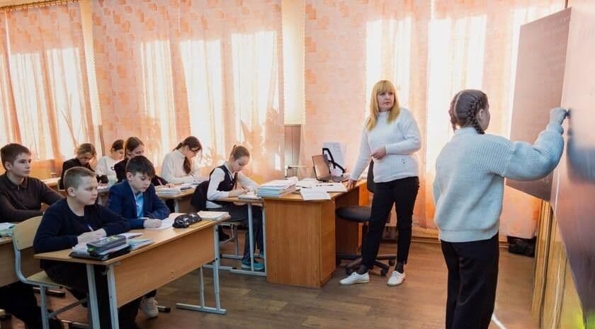 Діти у класі. Фото з відкритих джерел