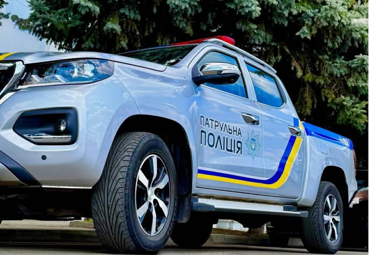 <em>фото: поліції. Машина поліції</em>