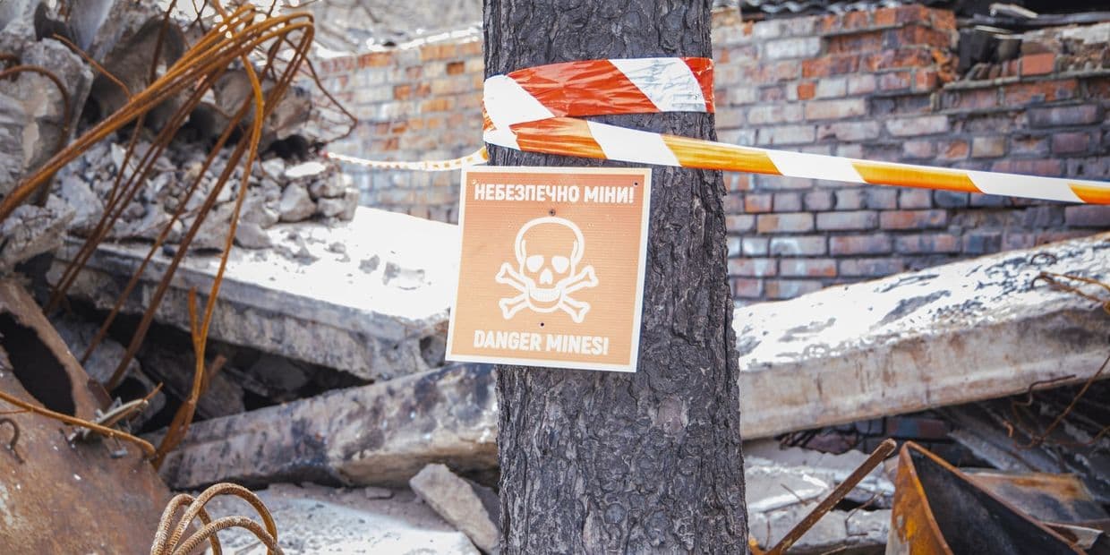 Небезпечно, міни! Фото: ДСНС Донеччини
