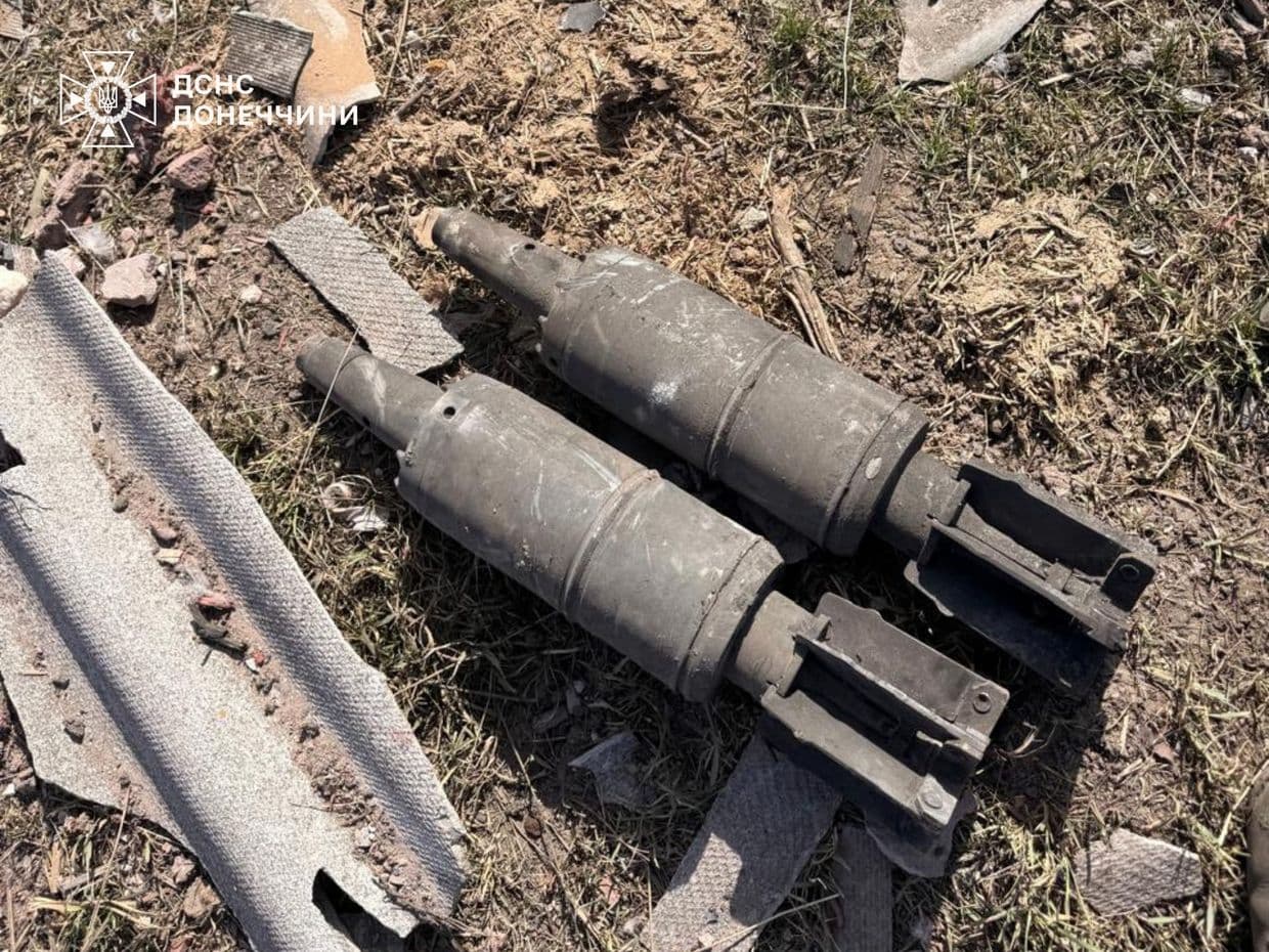 <em>Вибухонебезпечних предметів, знайдені на Донеччині 24 березня 2026 року. Фото: ДСНС Донеччини</em>