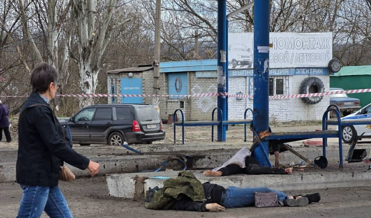 Вантажівка "Урал" врізалася в натовп на автостанції в Донецьку. Фото з Телеграм. 