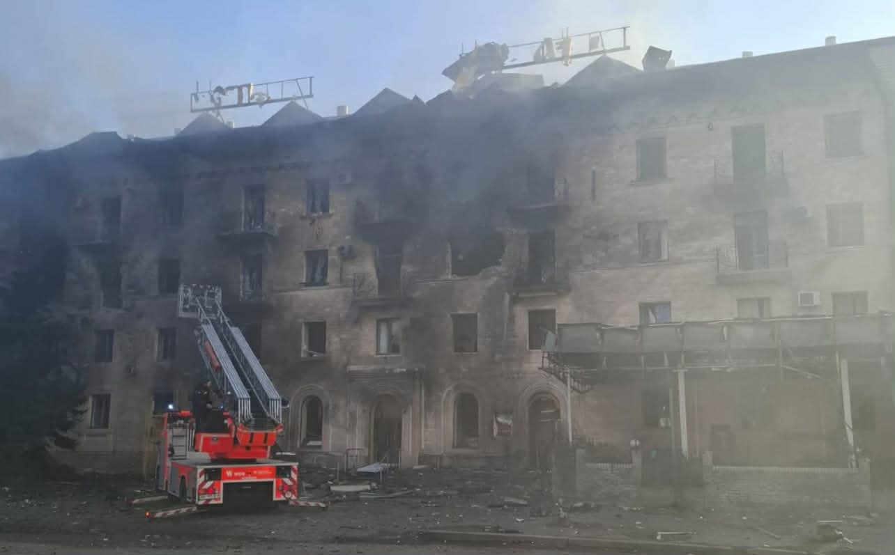 У ДСНС розповіли про наслідки дронової атаки на Слов’янськ. Фото: ДСНС