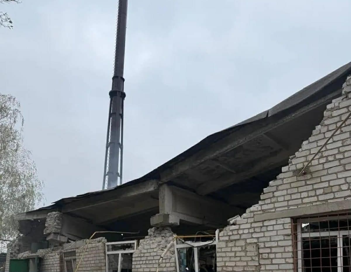 <em>Фото: Facebook/Вадим Лях. Наслідки обстрілу у Слов'янську </em>