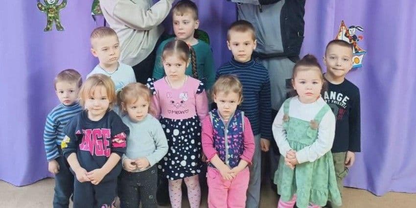 Дети оккупированного Лутугино. Фото из открытых источников