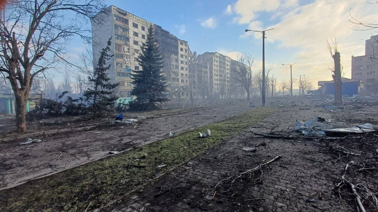 Поврежденный многоэтажный дом в Константиновке, март 2026 года. Фото: Telegram/Город Константиновка