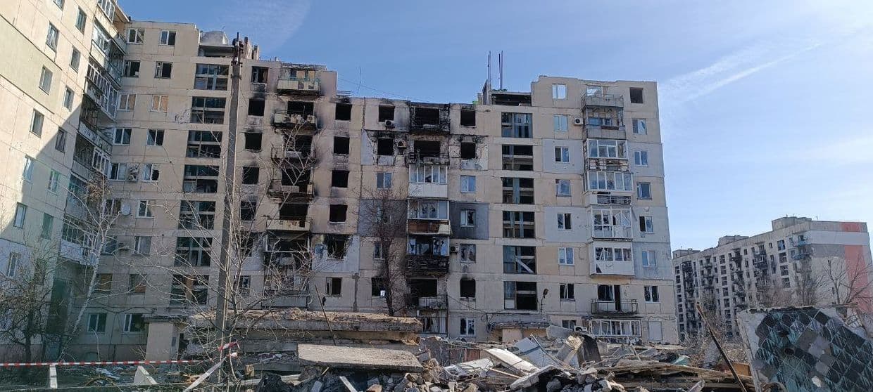 Пошкоджений росіянами будинок в окупованому Сіверськодонецьку. Фото з відкритих джерел