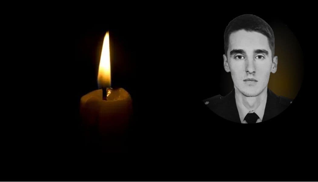 <em>В лікарні Харкова помер 23-річний поліцейський, який ніс службу у Краматорську на Донеччині Роман Рева. </em>