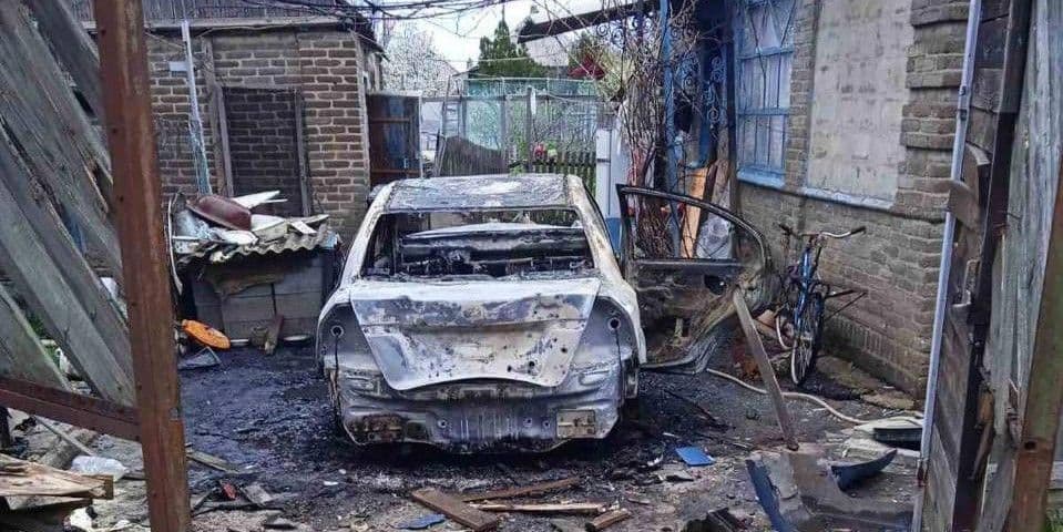 Наслідки російського дронового удару по Краматорській громаді 22 квітня 2026 року. Фото: Краматорська міська рада