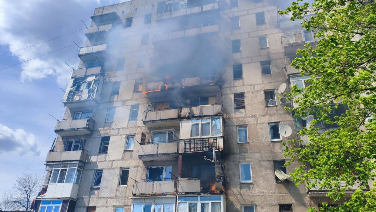 <em>Наслідки російського удару по Дружківці 23 квітня 2026 року. Фото: Facebook/Вадим Філашкін</em>