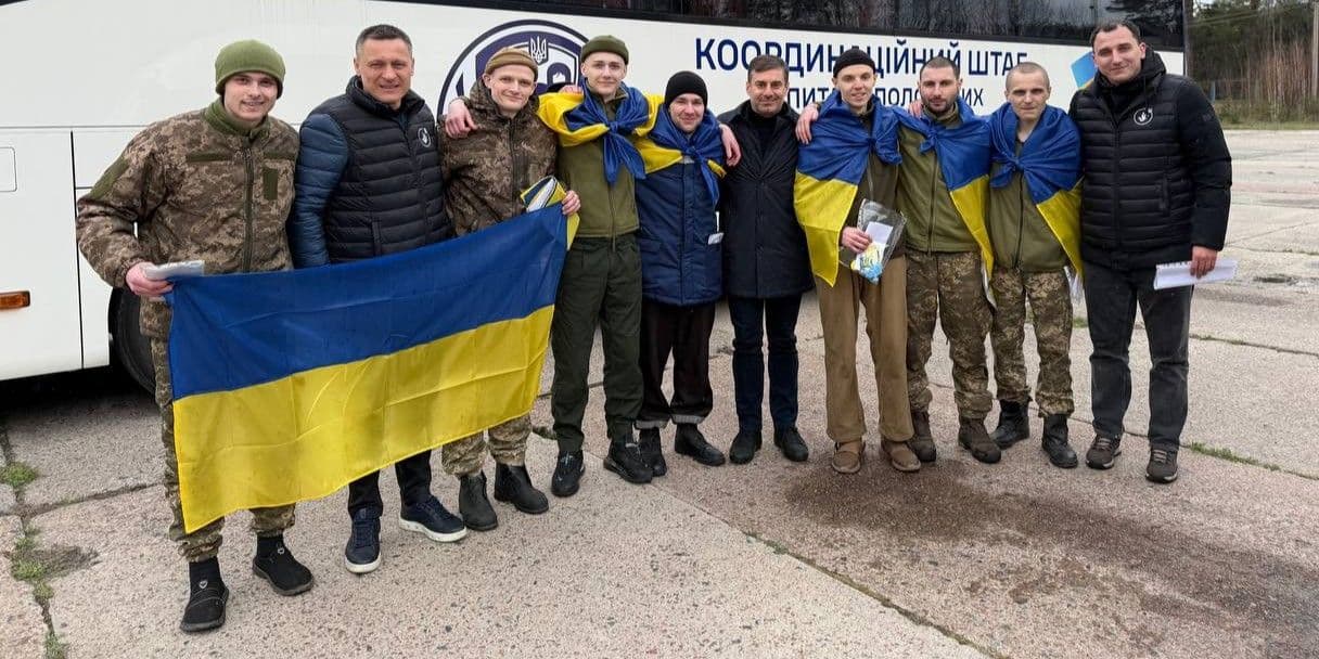 11 квітня до України повернули 7 цивільних. Фото: Telegram/Омбудсман Лубінець Дмитро