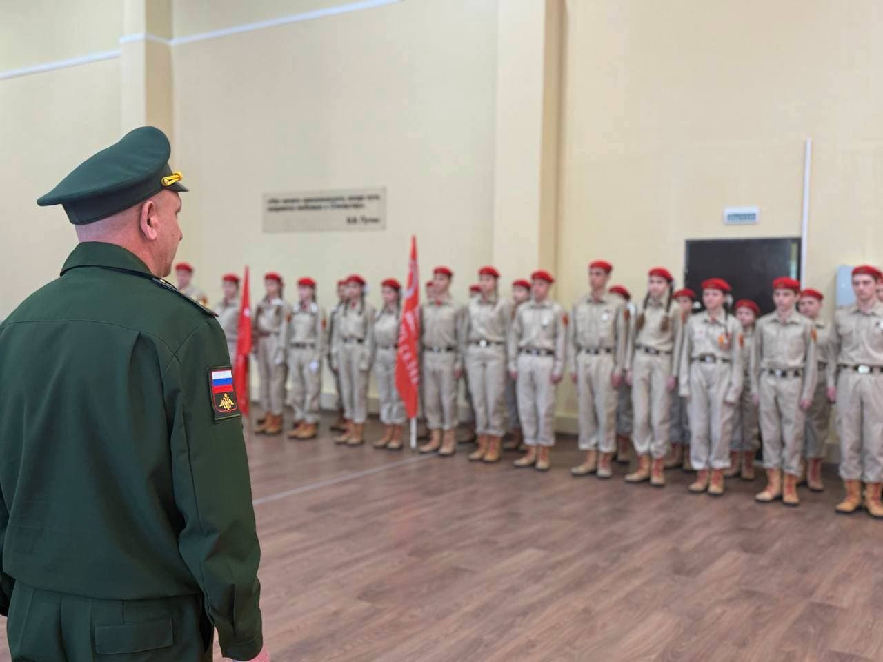 Діти окупованого Харцизька. Фото з відкритих джерел