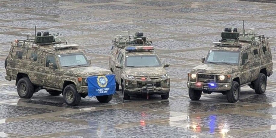 Поліція Донеччини отримала 3 кейсеваки від Світового Конґресу Українців. Фото: Поліція Донеччини