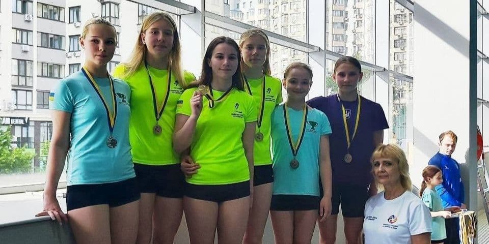 "Золоту" та "срібну" медалі вибороли луганчанки на першості країни зі стрибків у воду. Фото: Facebook/Олексій Харченко