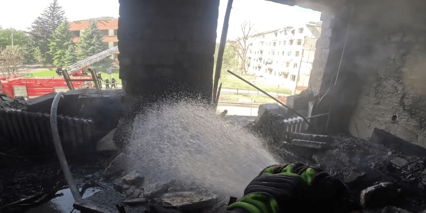 Гасіння пожежі у Краматорську. Скриншот з відео ДСНС Донеччини