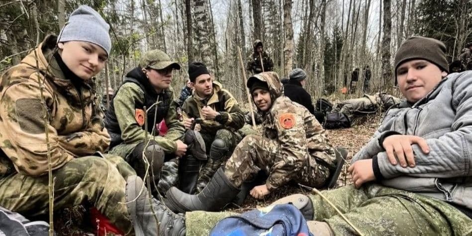 Члени так званої "Юнармії днр". Фото з відкритих джерел
