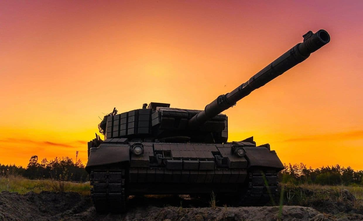 <em>Їде українська техніка. Фото: 5 ОВМБр</em>