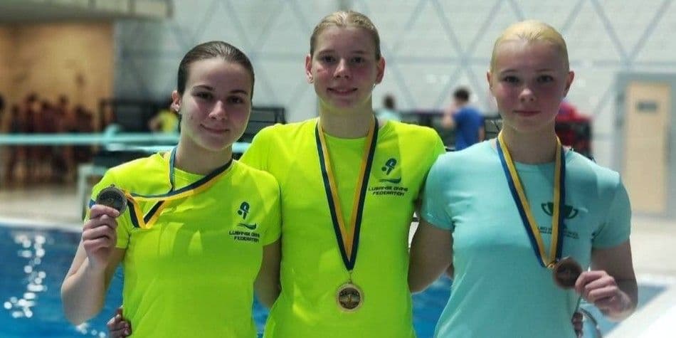 Луганчанки вибороли в Києві "золото" та "срібло" першості країни зі стрибків у воду