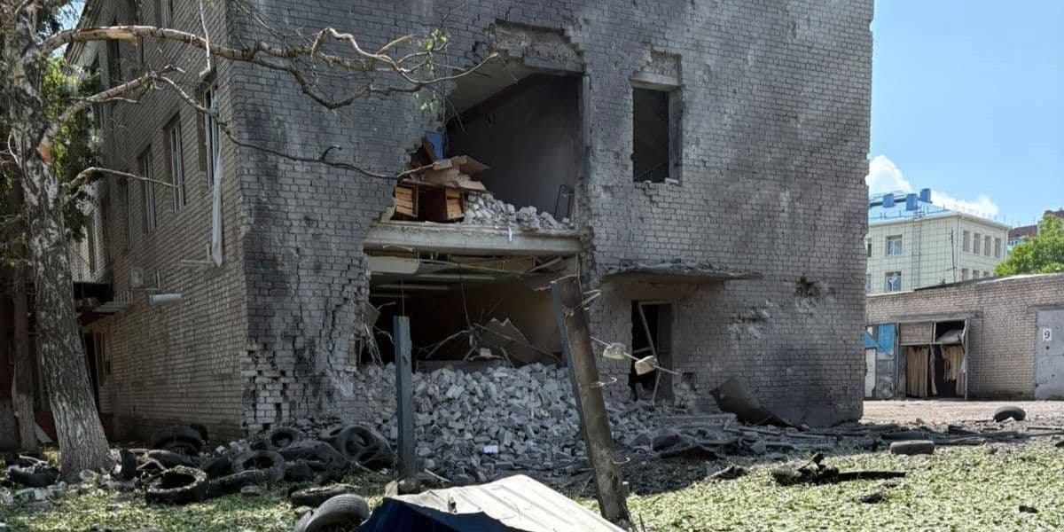 Наслідки російського удару по Слов'янську 8 червня 2026 року. Фото: Донецька ОДА